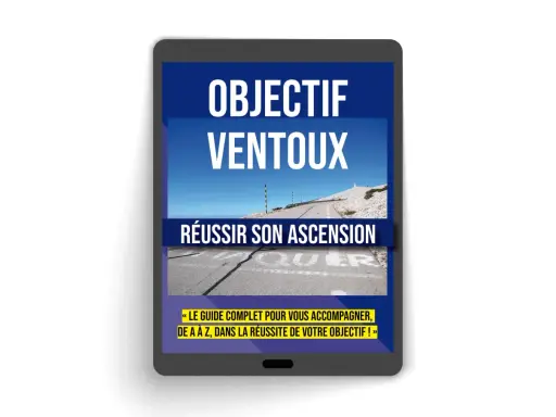 Guide numérique "Objectif Ventoux" pour réussir votre randonnée. La route sinueuse mène au sommet sous un ciel bleu.